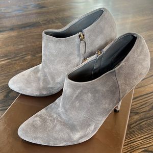 Gucci Kid Scamosciato Grey Suede Bootie Heel size 38 EU
